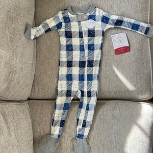 Burt’s Bees Snug Fit Sleeper (new with tags)